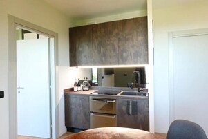 Deluxe Apartment, Balcony, City View | Private kitchen