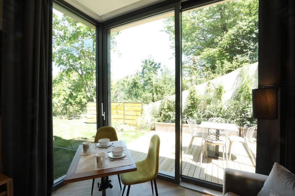 Comfort Apartment | Dining