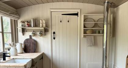 Fern / Luxury Shepherd's Hut With Wood-Fired Hot Tub In Heart Of Somerset