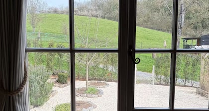 Fern / Luxury Shepherd's Hut With Wood-Fired Hot Tub In Heart Of Somerset
