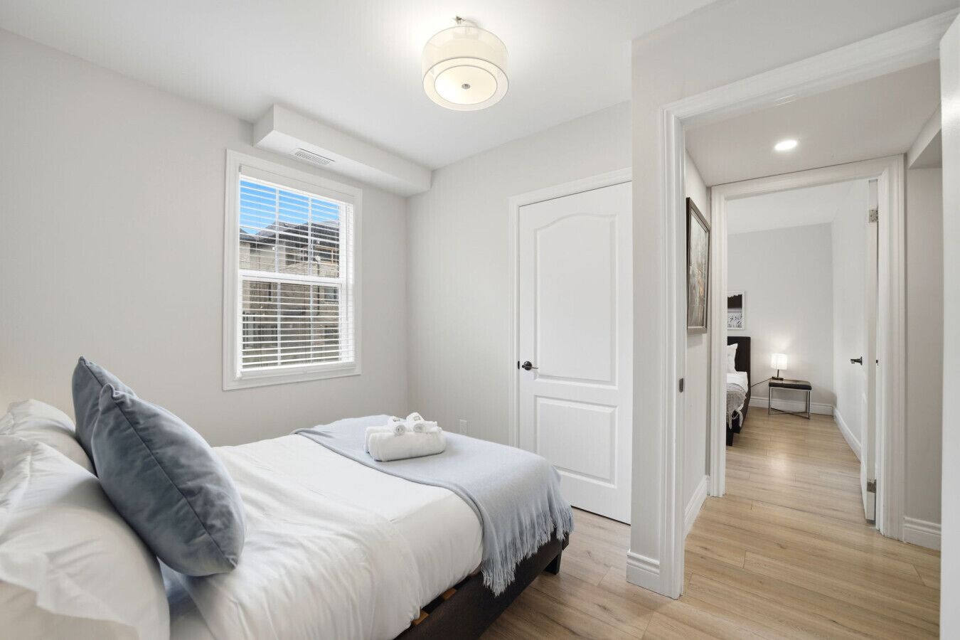 2 bedrooms, desk, iron/ironing board, WiFi