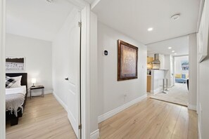 2 bedrooms, desk, iron/ironing board, WiFi