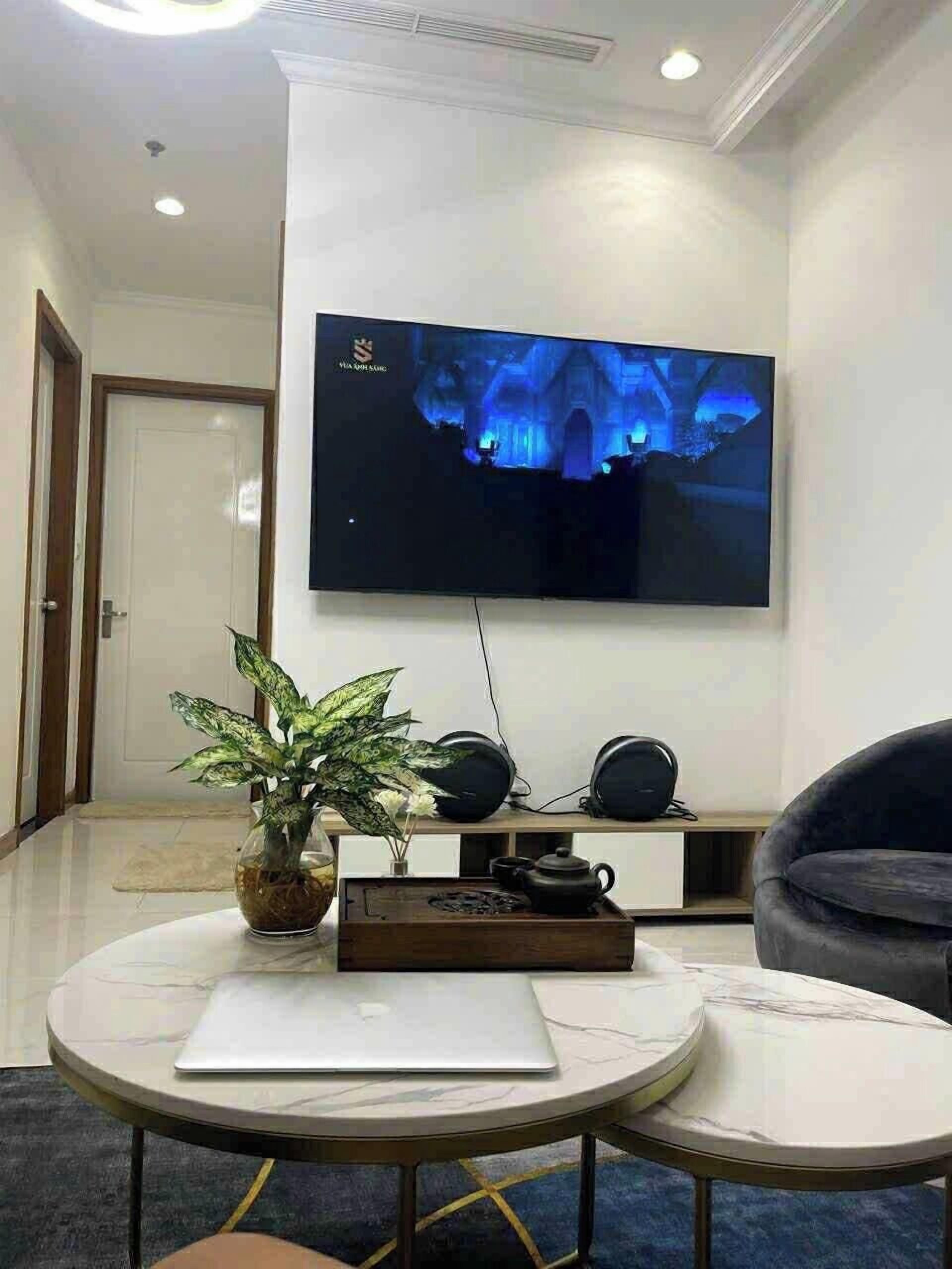 Apartamento de lujo, balcón, vistas al río | Tabla de planchar con plancha y wifi gratis