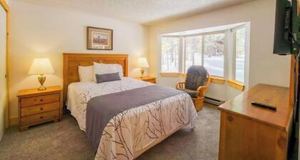 Cozy 2-bedroom condo in tranquil Island Park with AC and gym/ TIR #2