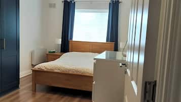 2 bedrooms, iron/ironing board, travel cot, free WiFi