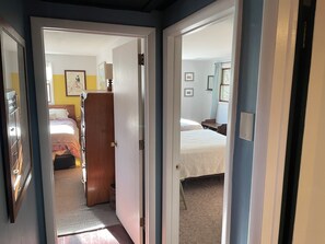 3 bedrooms, WiFi, bed sheets - A conscious retreat overlooking the Delaware River (Beach Lake)