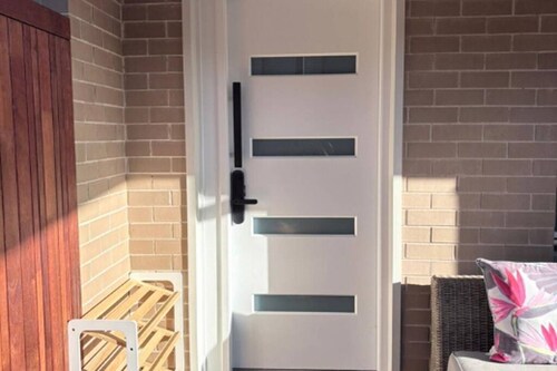Modern 2BR Granny w Outdoor Near Stanhope Leisure
