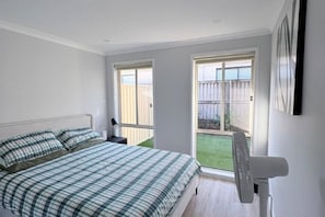 2 bedrooms, iron/ironing board, WiFi, bed sheets
