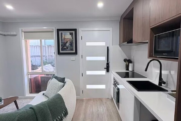Fridge, microwave, stovetop, electric kettle
