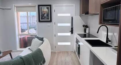 Modern 2BR Granny w Outdoor Near Stanhope Leisure