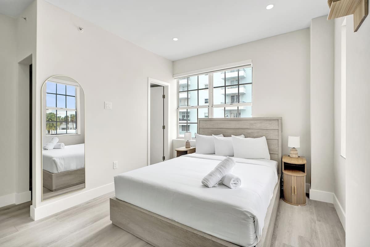 Iron/ironing board, free WiFi, bed sheets