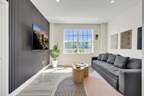 Smart TV 45 polegadas com canais a cabo