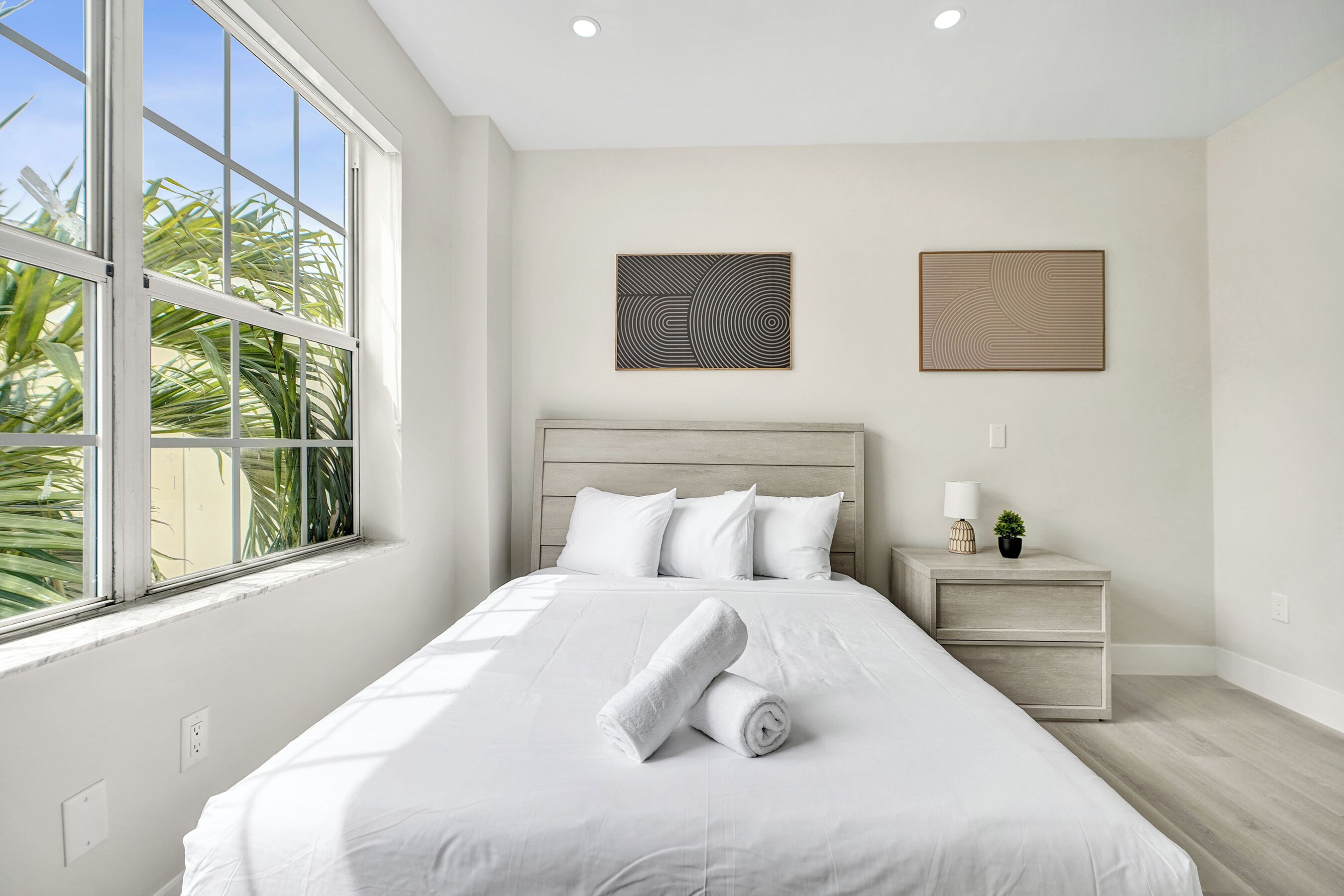 Apartamento luxo | Ferros/tábuas de passar roupa, Wi-Fi de cortesia, roupa de cama