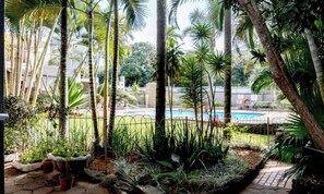 Garden - Luxury Apartment in Waikiki E5 Close to the Beach (Ballito)