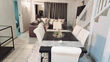 Apartment, 3 Bedrooms, Balcony | Living room