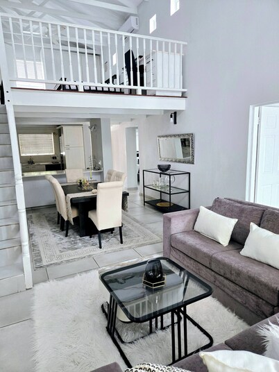 Luxury Apartment in Waikiki E5 Close to the Beach