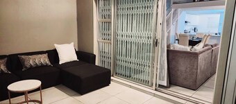 Luxury Apartment in Waikiki E5 Close to the Beach