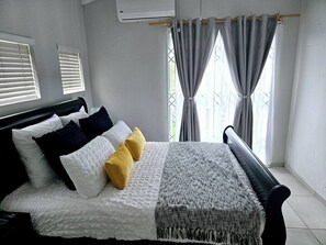 3 bedrooms - Luxury Apartment in Waikiki E5 Close to the Beach (Ballito)