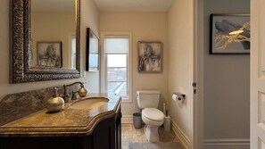 Bathroom - Richmond Hill Mansion ⚽ FIFA 2026 Stay | Sleeps 20 | Executive Retreat (Richmond Hill)