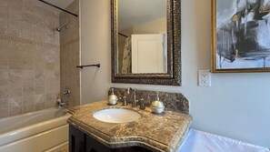 Bathroom - Richmond Hill Mansion ⚽ FIFA 2026 Stay | Sleeps 20 | Executive Retreat (Richmond Hill)