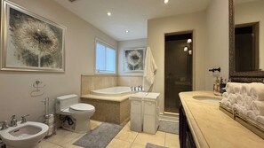 Bathroom - Richmond Hill Mansion ⚽ FIFA 2026 Stay | Sleeps 20 | Executive Retreat (Richmond Hill)