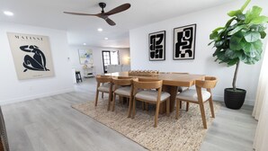 Dining - Great 4BR Pool Home – Perfect for Families & Group Getaways (Phoenix)