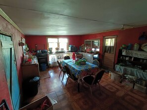 Gemeinsamer Schlafsaal, 2 Schlafzimmer, barrierefrei, Raucher | Esszimmer