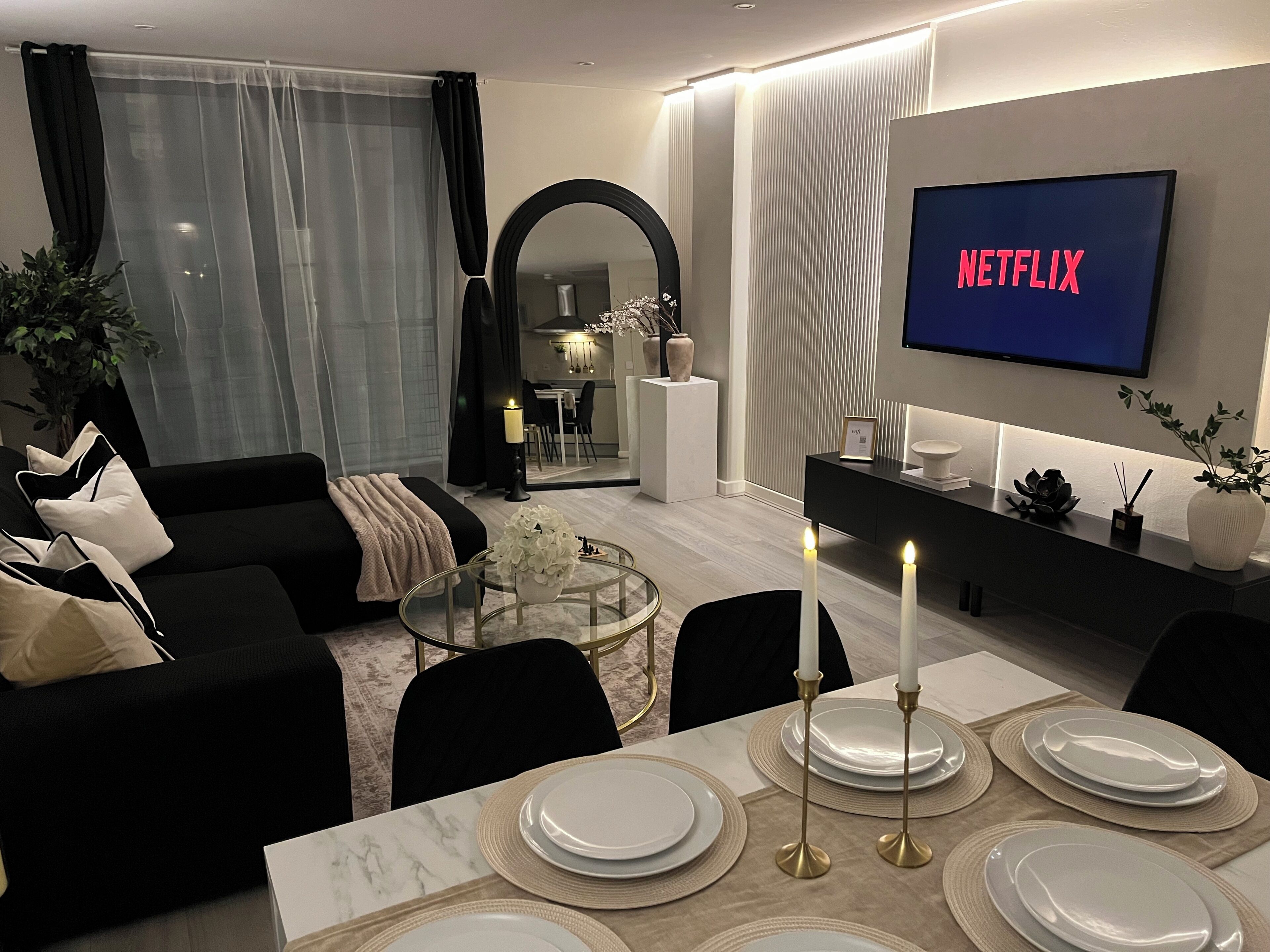 Liverpool City Centre Luxury 2 Bedroom 2 Bathroom Balcony Flat - Cheap Parking - Liverpool