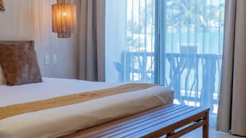 Ek Balam | Egyptian cotton sheets, premium bedding, in-room safe