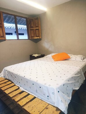 5 Schlafzimmer, Bügeleisen/Bügelbrett, WLAN, Bettwäsche