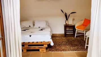5 habitaciones, tabla de planchar con plancha, wifi y ropa de cama
