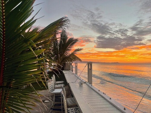 Hawaian style home with AC, by the ocean
