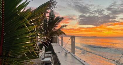 Hawaian style home with AC, by the ocean