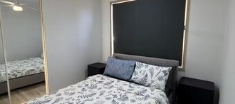 3BR Guesthouse + Sunroom Near Stanhope Leisure