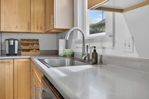 Fridge, microwave, oven, stovetop - Modern 10th St Retreat: Downtown & Hyde Park (Boise)
