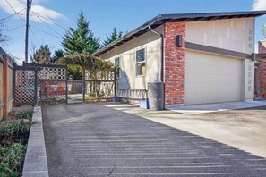 Property grounds - 24th Street Bungalow (Boise)