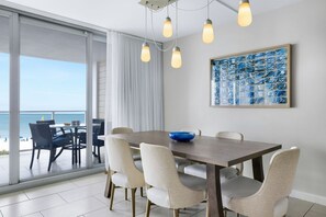 Dining - CRYSTAL SHORES MARRIOTT exclusive!! (Marco Island)
