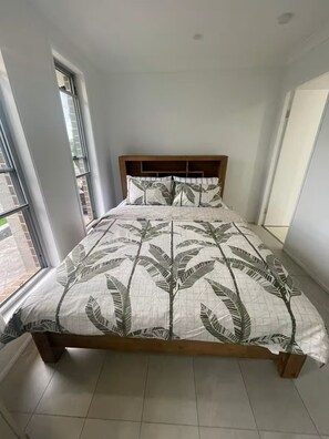 2 bedrooms, iron/ironing board, WiFi, bed sheets