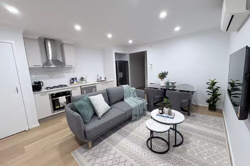 Cozy and stylish 2BR Granny Flat 500m Walk to shop