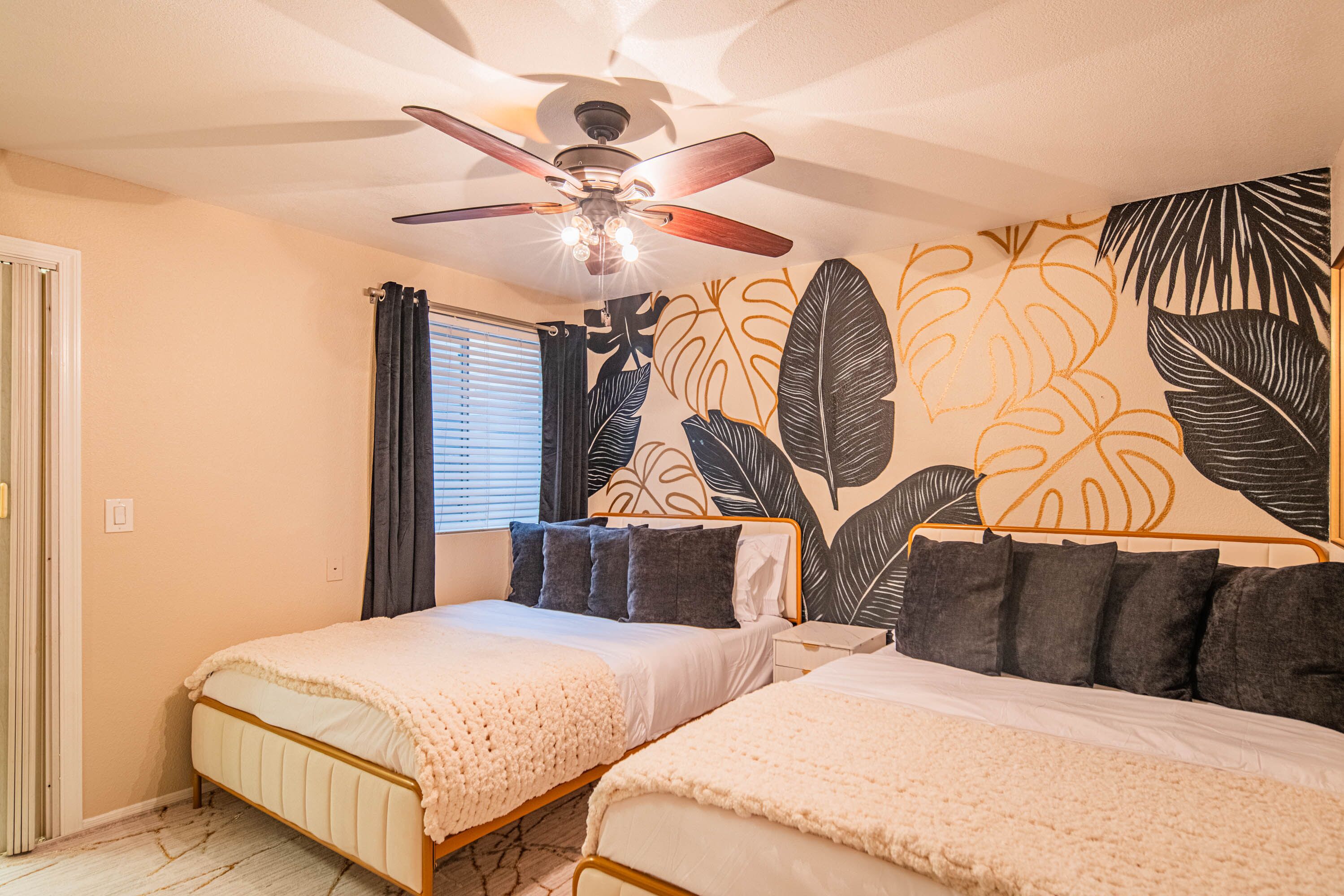 7 quartos, ferros/tábuas de passar roupa, Wi-Fi, roupa de cama