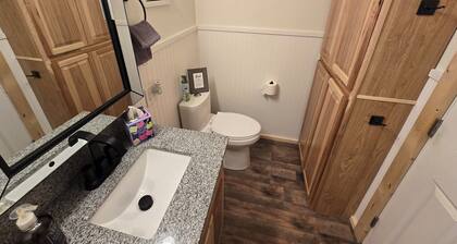 Riverfront Cottage in Packwood - Near Mt Rainier and White Pass - AC - EV Plug