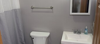     Relaxing 1BR Stay in the Heart of Carlinville