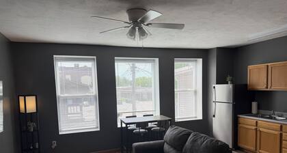 Relaxing 1BR Stay in the Heart of Carlinville