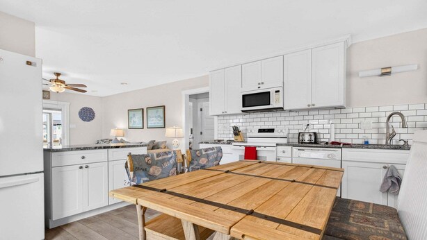 Coffee/tea maker, fridge, microwave, oven - Ike's Place: Spacious 4BR home in scenic Holden Beach, perfect for family getaways! (Holden Beach)
