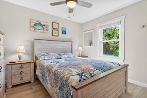 Room - Ike's Place: Spacious 4BR home in scenic Holden Beach, perfect for family getaways! (Holden Beach)