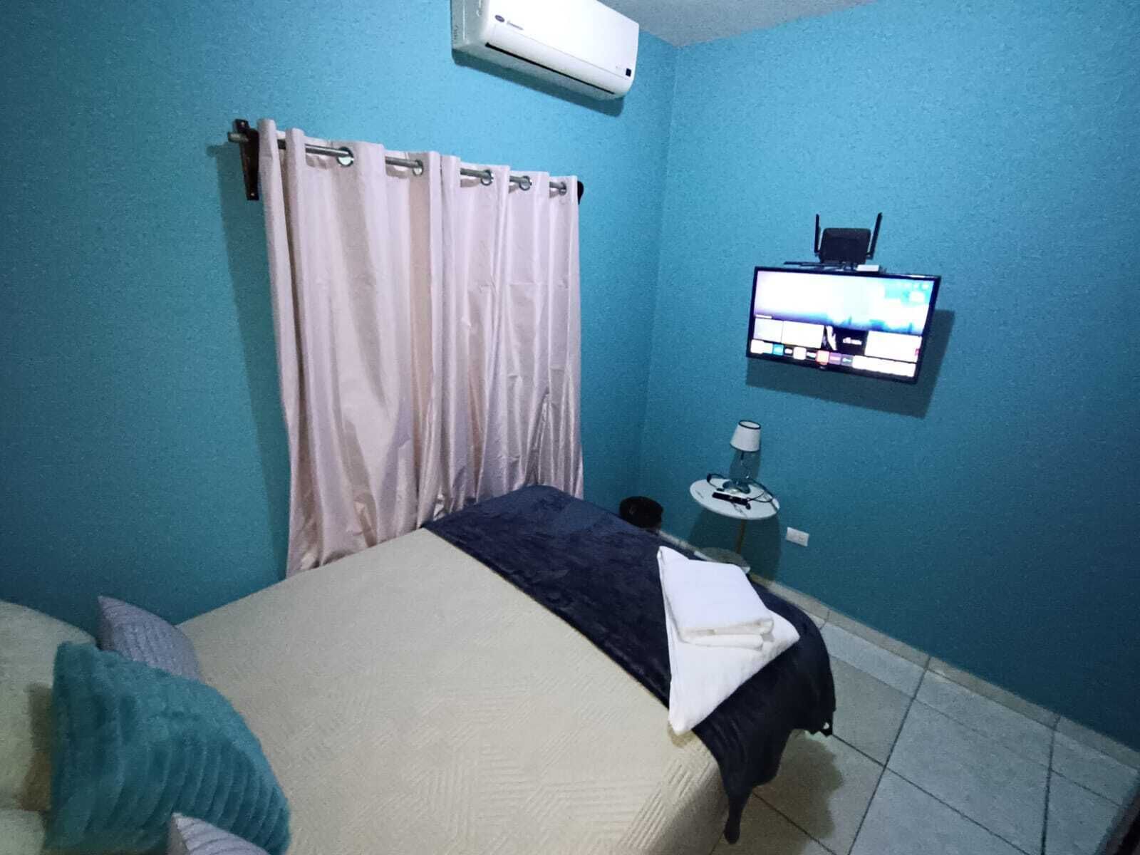 Iron/ironing board, internet, bed sheets