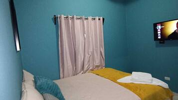 Iron/ironing board, Internet, bed sheets