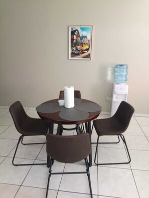 Dining - Your home away from home, 15 minutes from the airport! (san pedro sula)