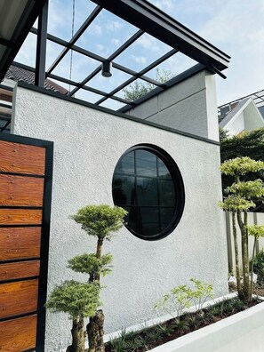 Hus Comfort - uteplats - utsikt mot stranden | Detalj exteriör