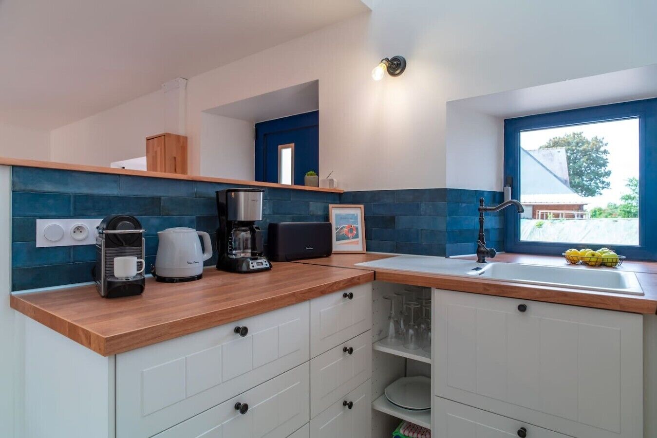 Fridge, microwave, coffee/tea maker, toaster